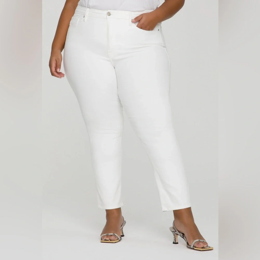 Good American Good Classic White Cropped Jeans - Picture 2 of 10